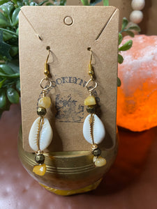 Citrine and Cowrie